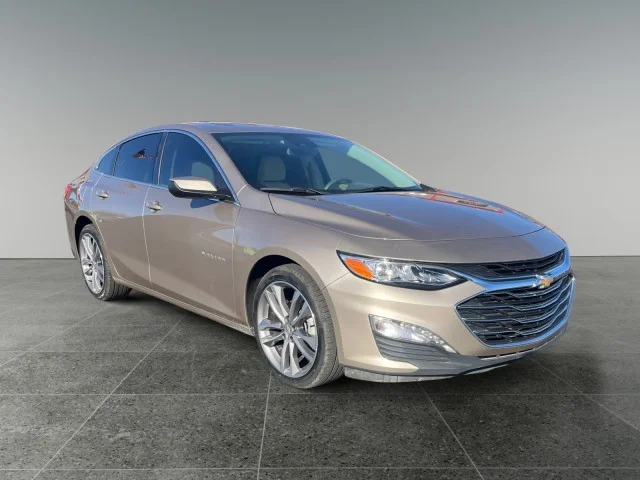 Used 2024 Mineral Gray Metallic Chevrolet 2LT image 7