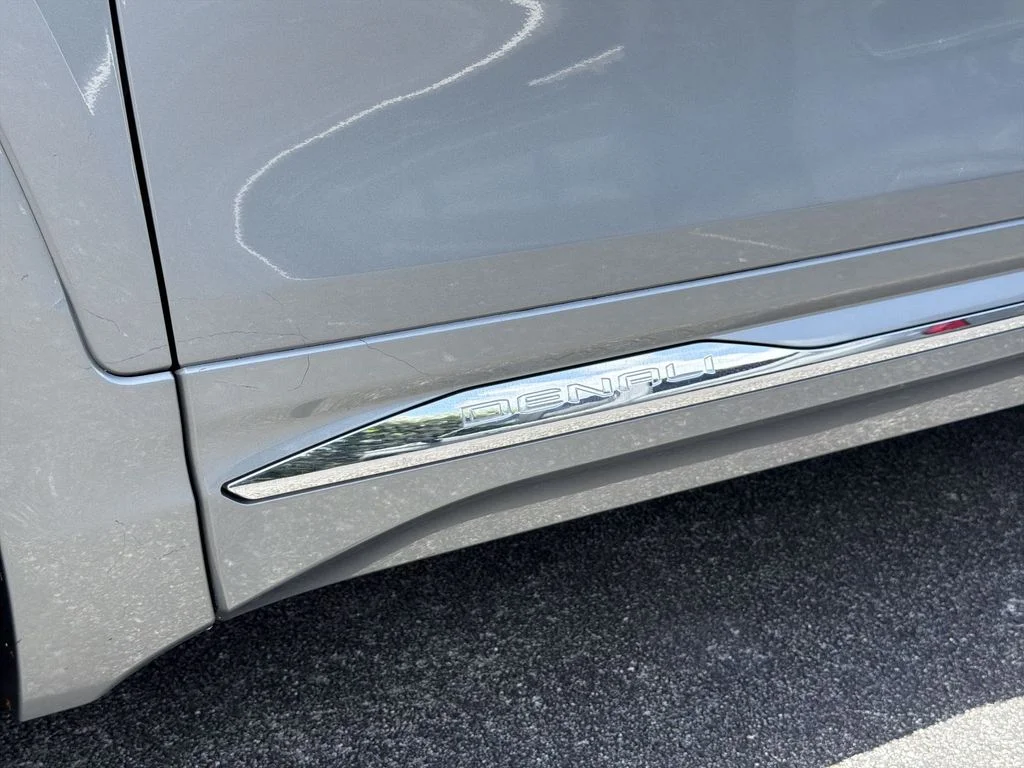 Used 2023 Silver GMC Denali image 39