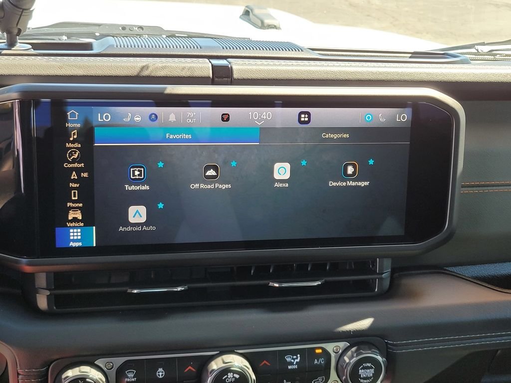 Used 2025 White Jeep Mojave image 20
