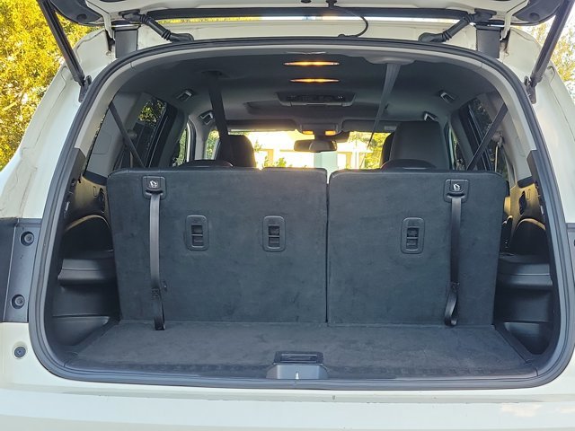 Used 2018 White Diamond Pearl Honda Touring image 10