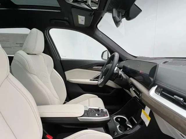 New 2026 Mineral White Metallic BMW xDrive28i image 6