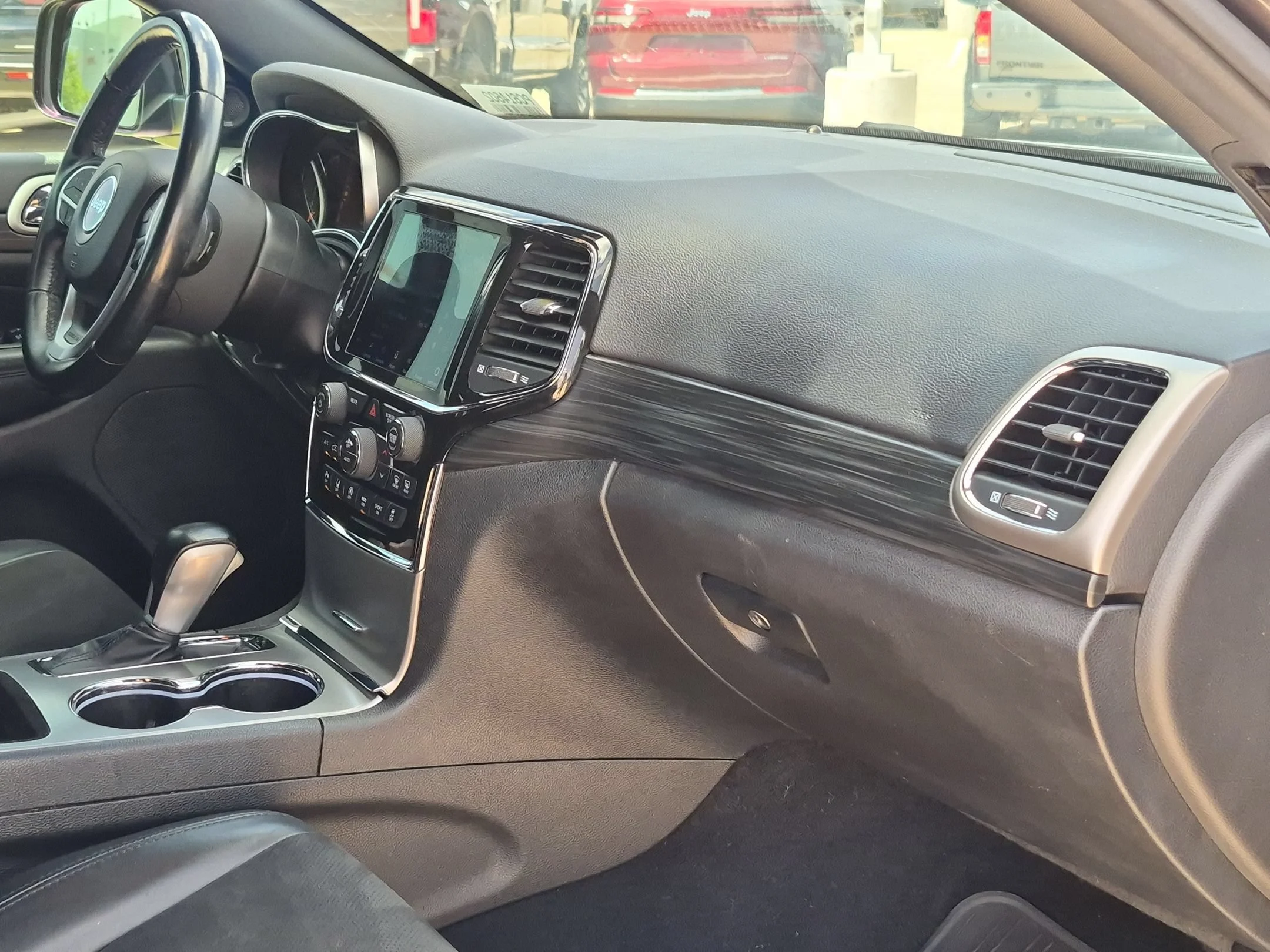 Used 2021 Gray Jeep Laredo X image 27