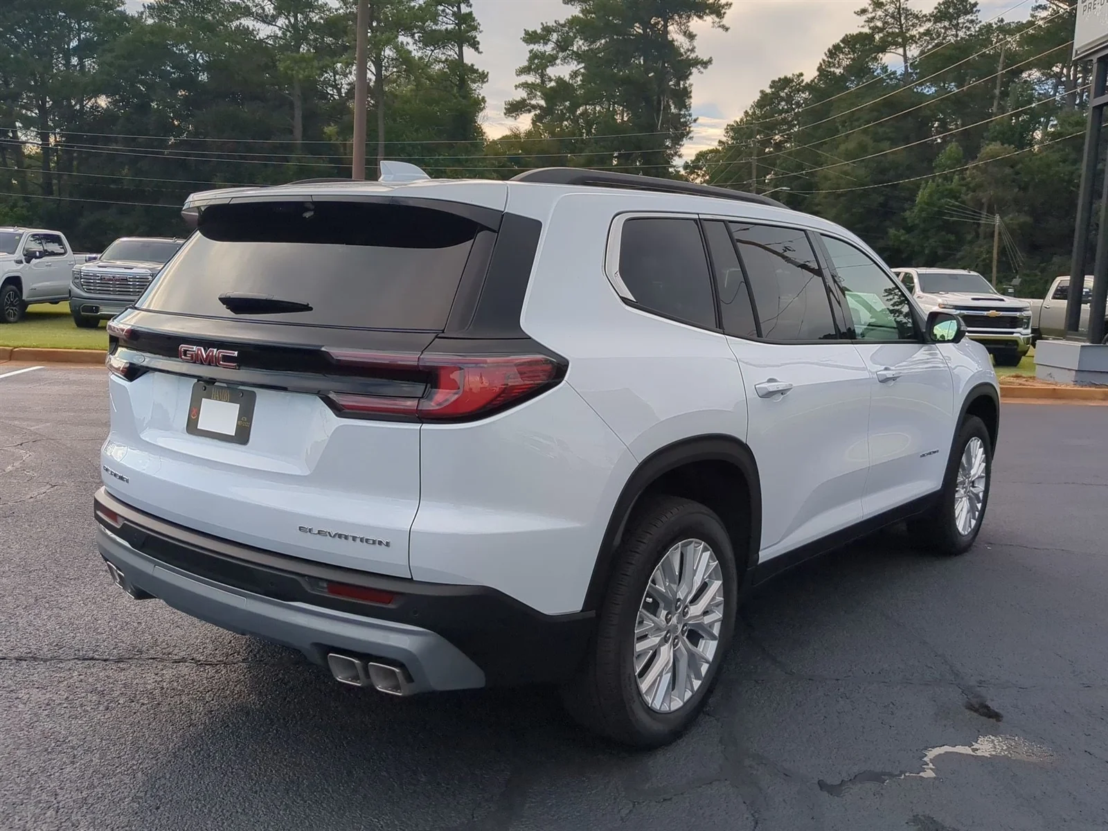 New 2026 Glacier White Tricoat GMC Elevation image 32