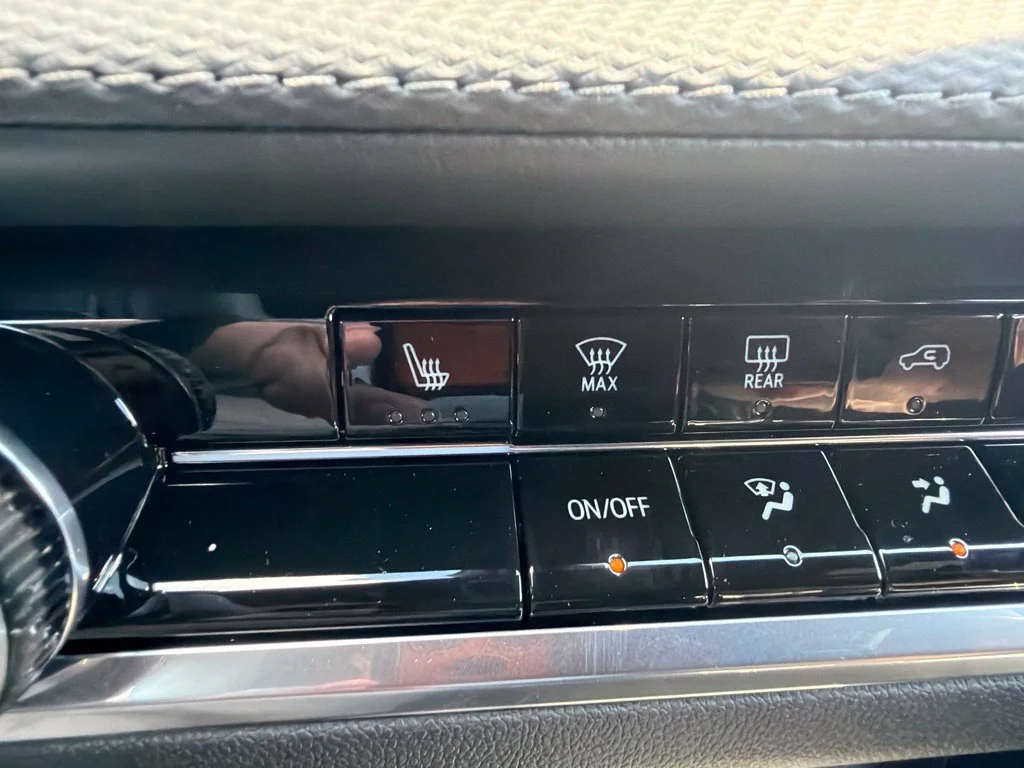 New 2027 Mosaic Black Metallic Chevrolet LT image 20