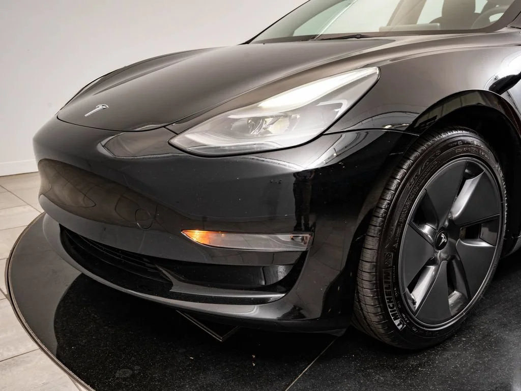 Used 2023 Black Tesla  image 3