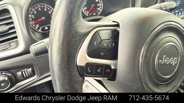 Used 2020 Gray Jeep Latitude image 16