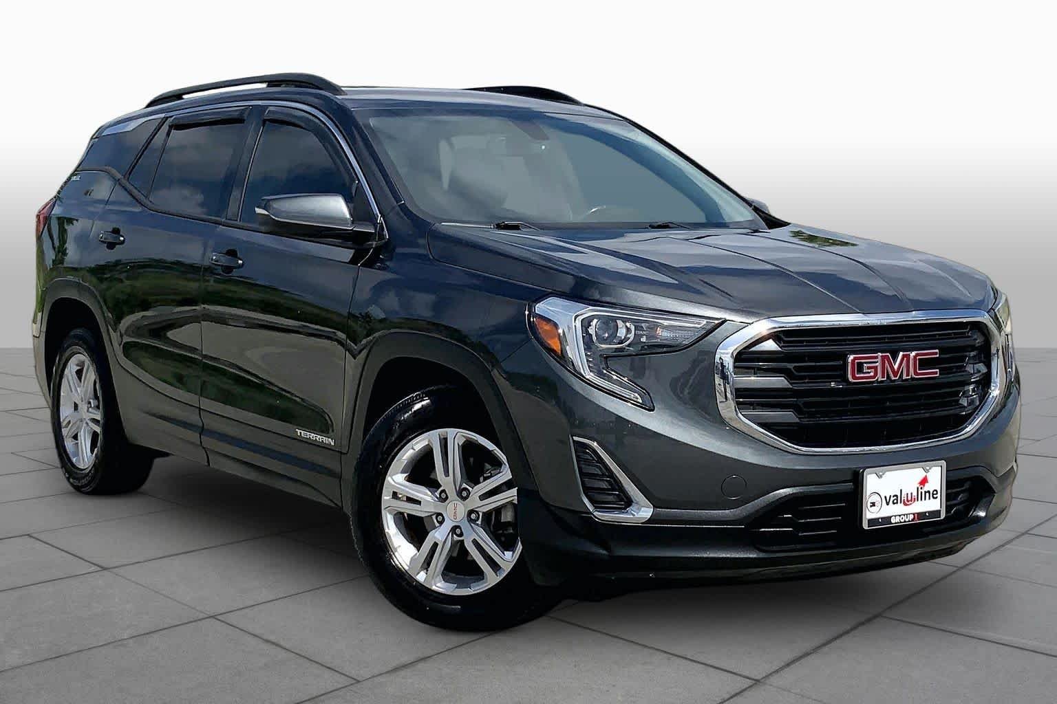 Used 2018 Graphite Gray Metallic GMC SLE image 3