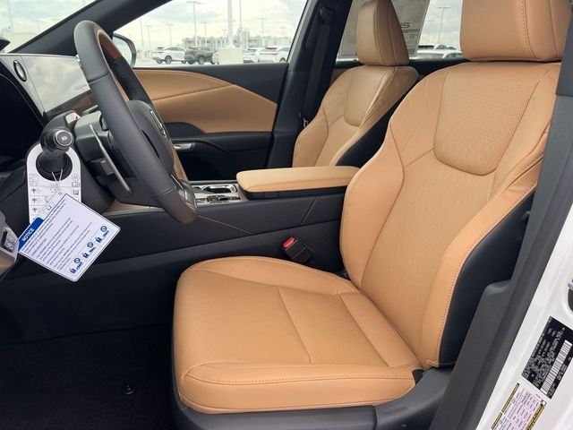 Used 2024 White Lexus 350h Premium Plus image 11