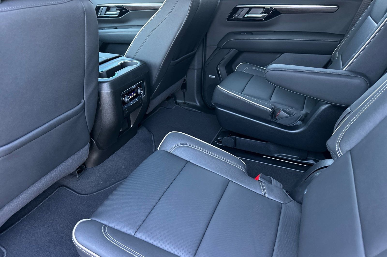 2026 Chevrolet Tahoe Premier - Photo 12