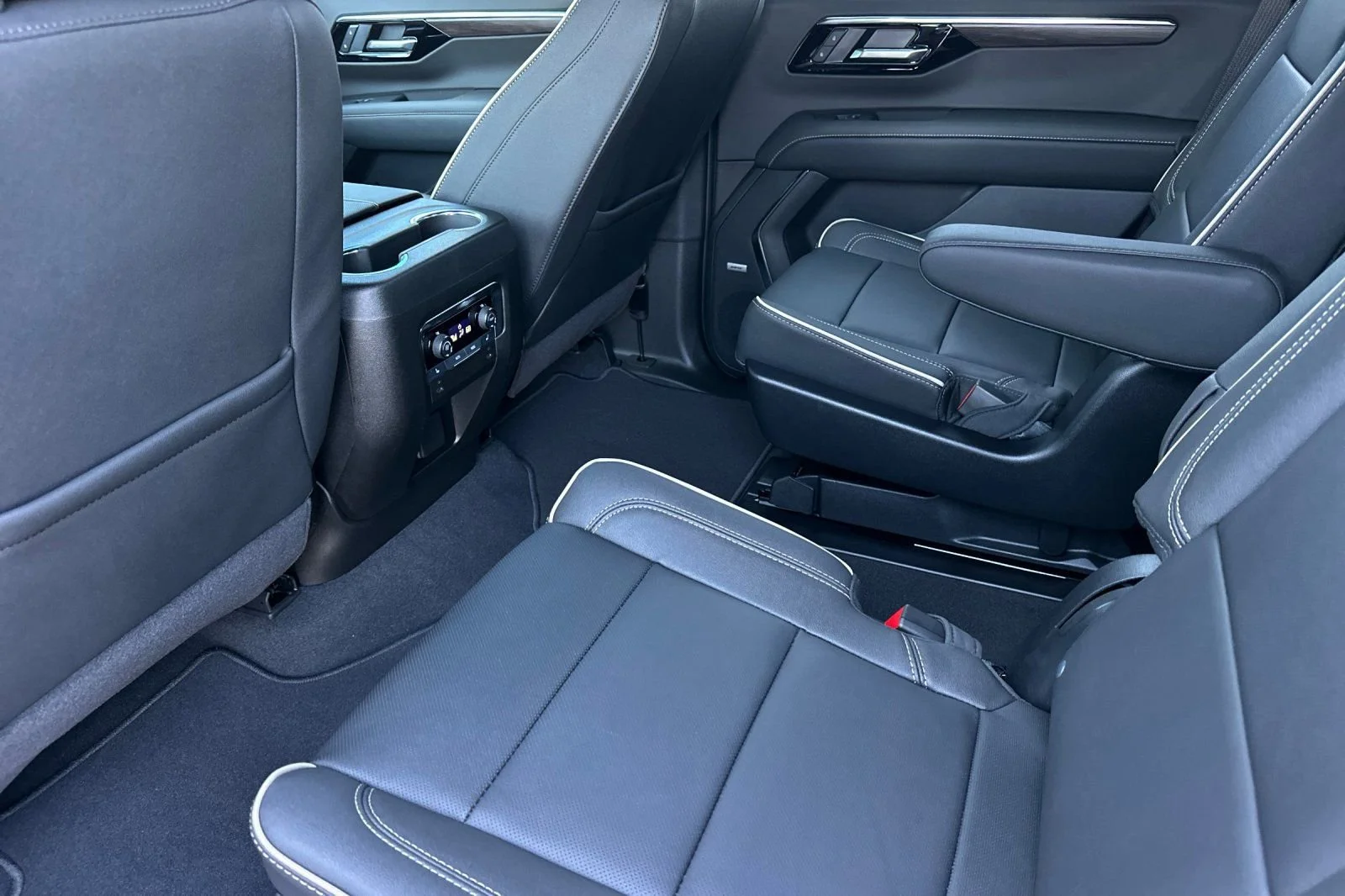 2026 Chevrolet Tahoe Premier - Photo 12