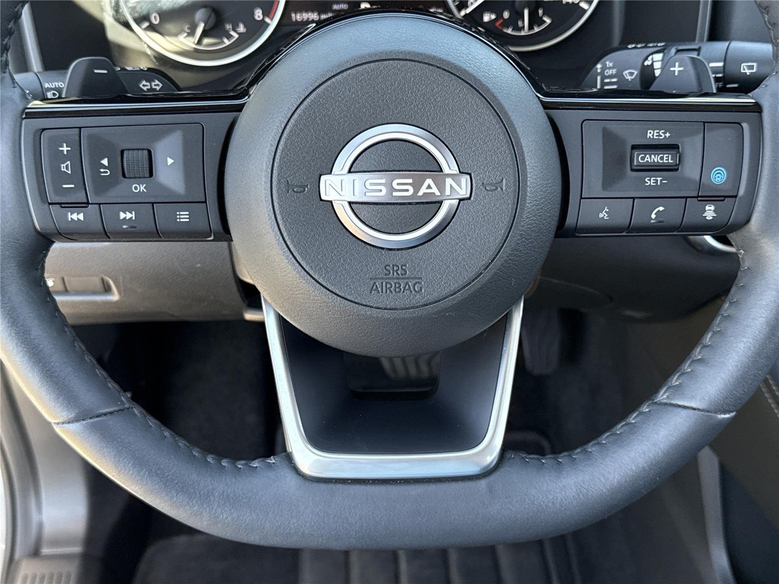 Used 2023 Gun Metallic Nissan SL image 13