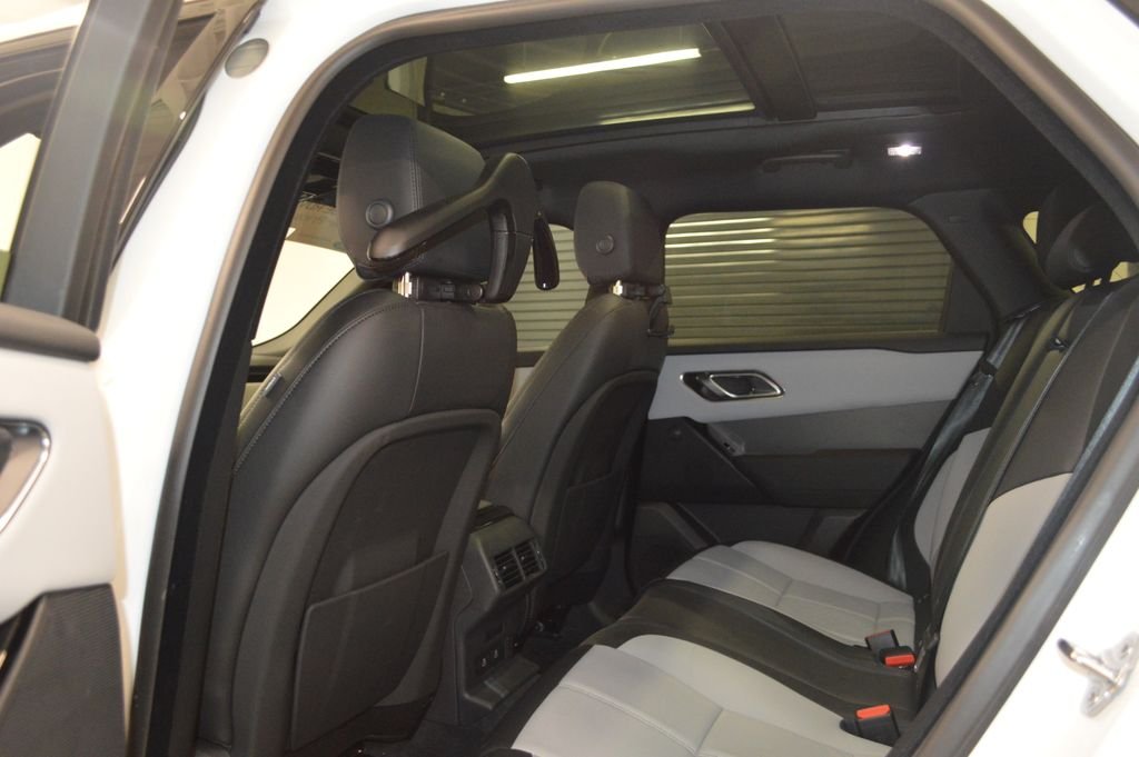 Used 2026 Fuji White Land Rover S image 33