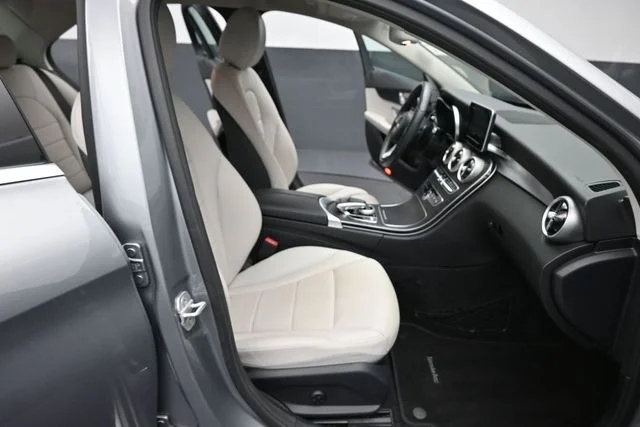 Used 2016 Silver Mercedes-Benz C 300 image 29