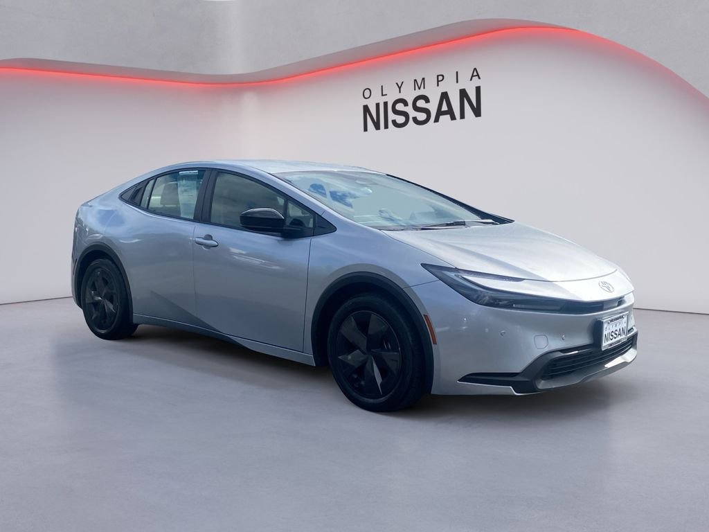 Used 2025 Gray Toyota LE image 9