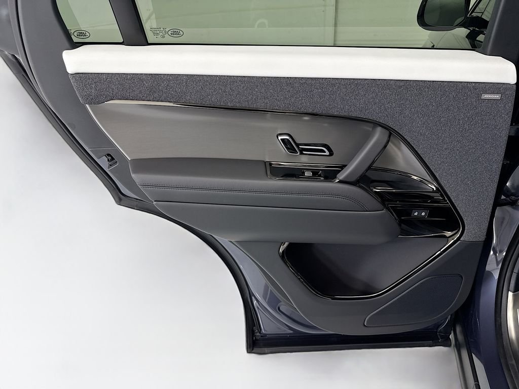New 2026 Varesine Blue Land Rover Dynamic SE image 25