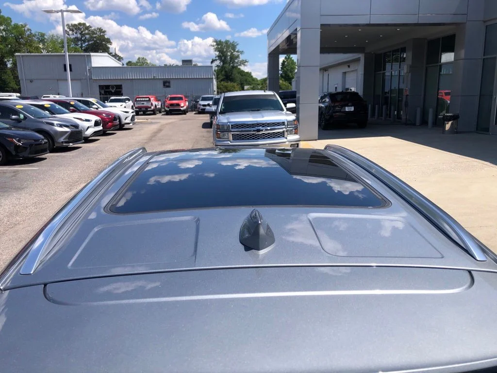 Used 2023 Gray Buick Avenir image 16
