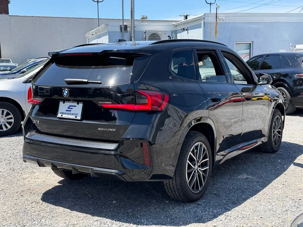 Used 2026 Black BMW xDrive28i image 7