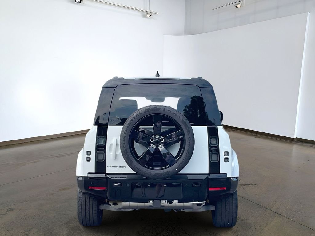 New 2026 Fuji White Land Rover X-Dynamic SE image 5