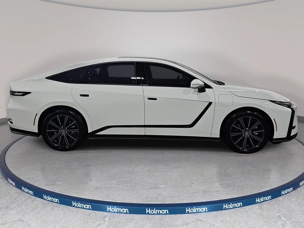 Used 2026 WHITE NOVA GLASS FLAKE Lexus 500e Premium image 5