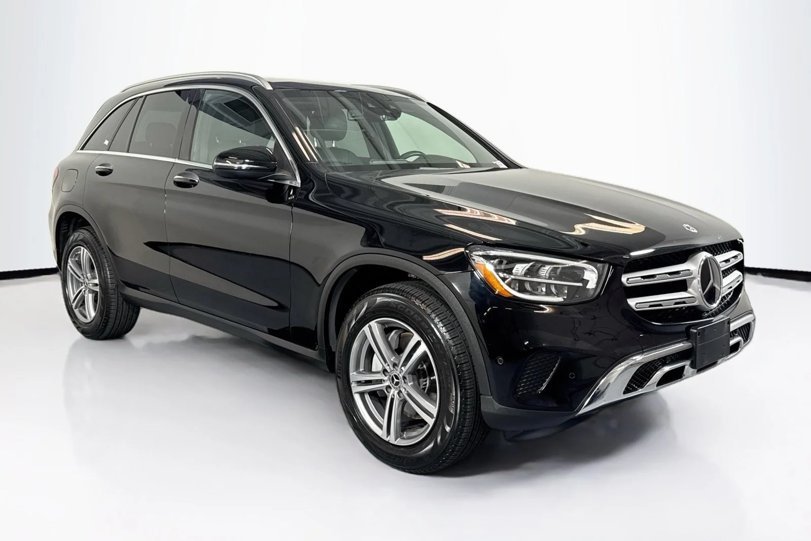 Used 2022 Black Mercedes-Benz GLC 300 image 3