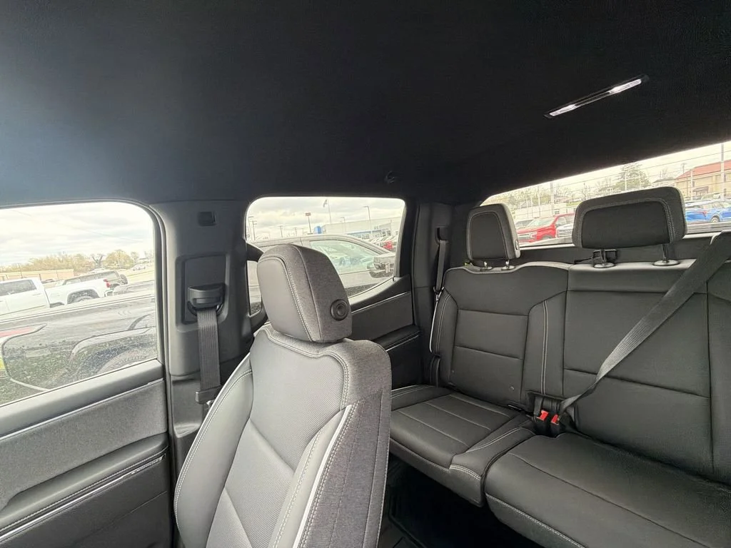 New 2026 Onyx Black GMC Elevation Standard Range image 12