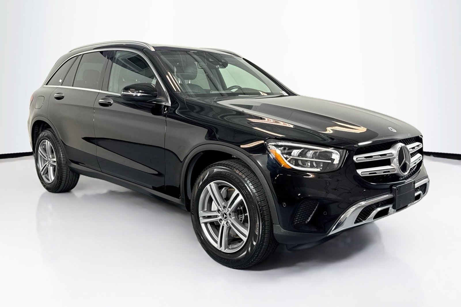 Used 2022 Black Mercedes-Benz GLC 300 image 3