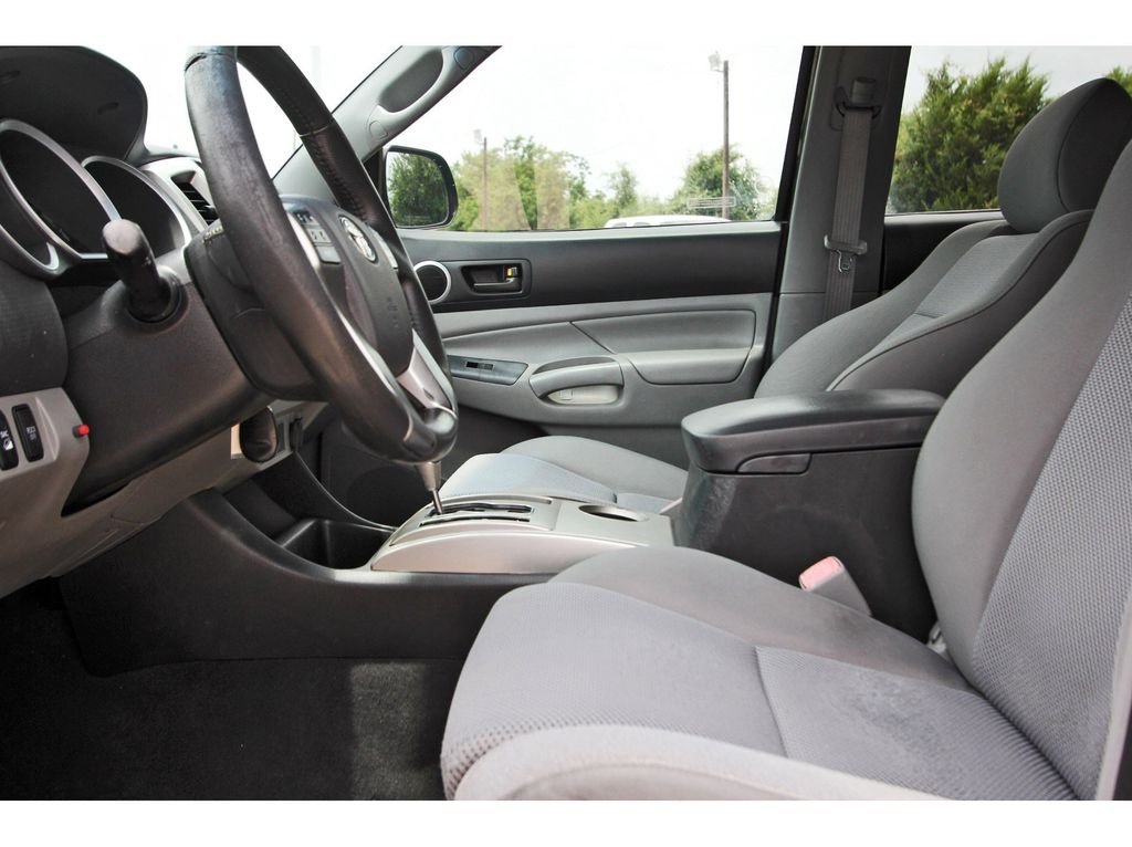 Used 2013 Black Toyota Base image 25