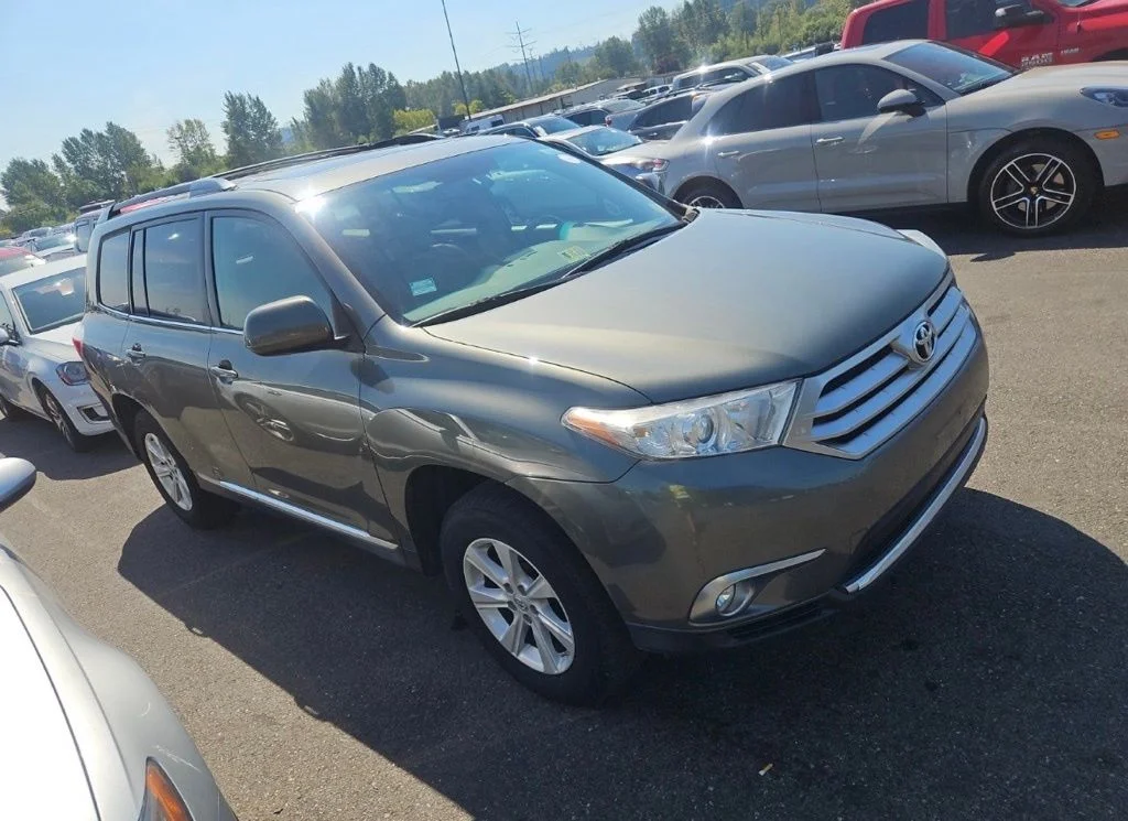 Used 2012 Cypress Pearl Toyota SE image 2