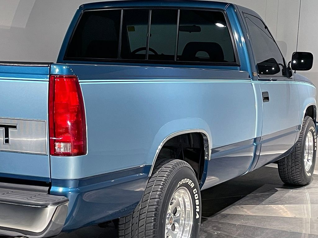 Used 1992  Chevrolet NA image 30