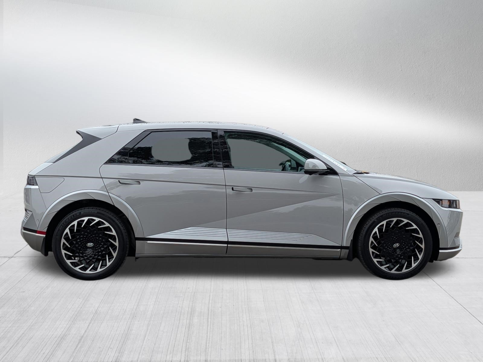 Certified 2023 Hyundai IONIQ 5 Limited with VIN KM8KRDAF7PU218735 for sale in Minneapolis, MN