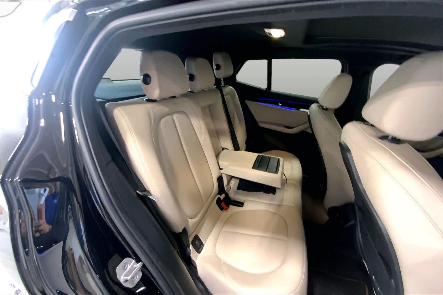 Used 2022 Jet Black BMW sDrive28i image 20