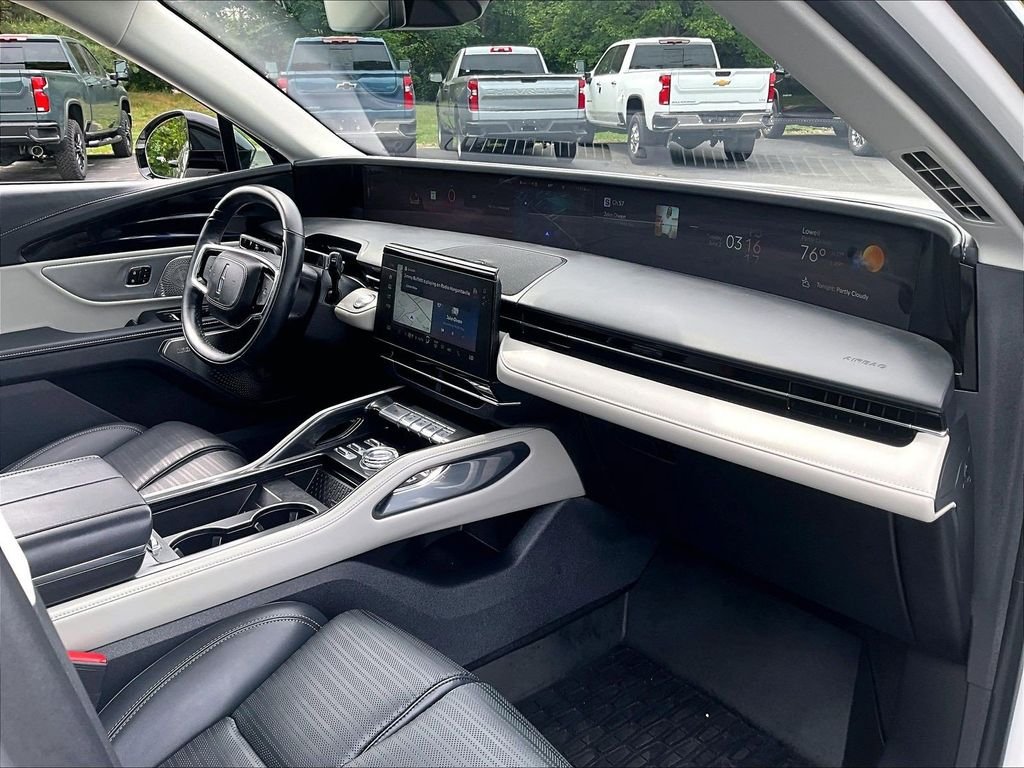 Used 2025 White Lincoln Reserve image 21