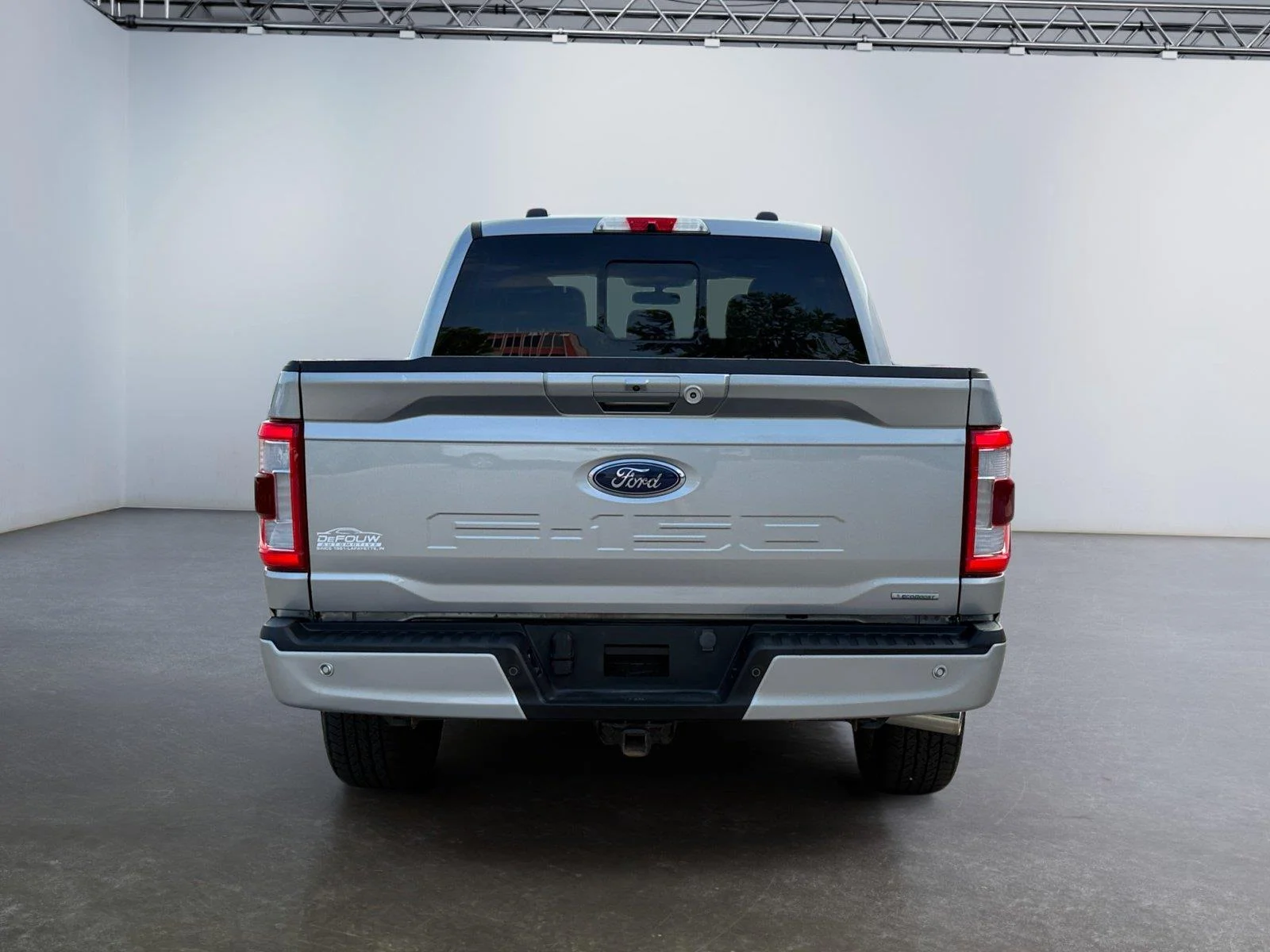 Used 2023 Iconic Silver Ford LARIAT image 4