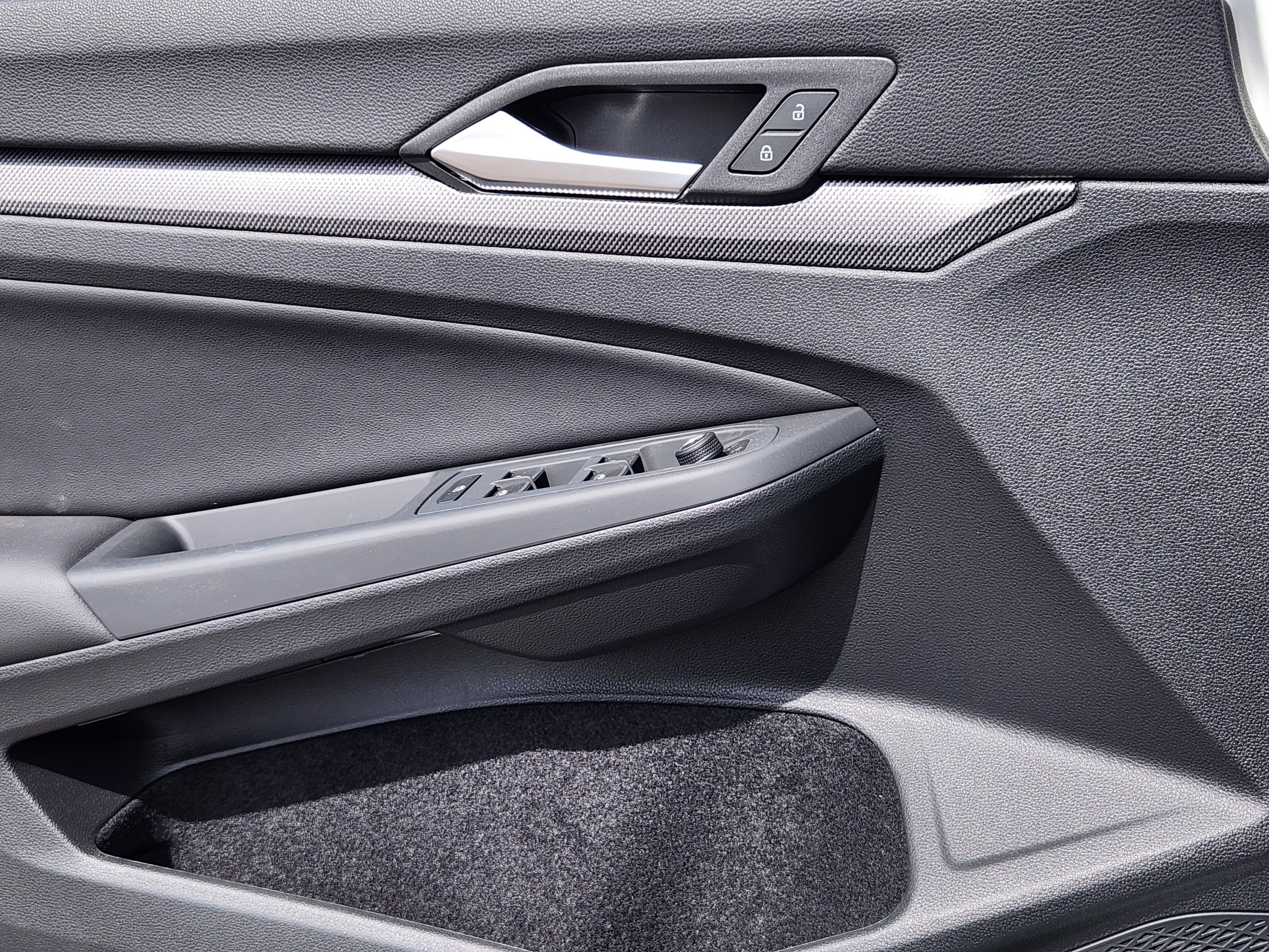 2025 Volkswagen Golf GTI SE - Photo 12