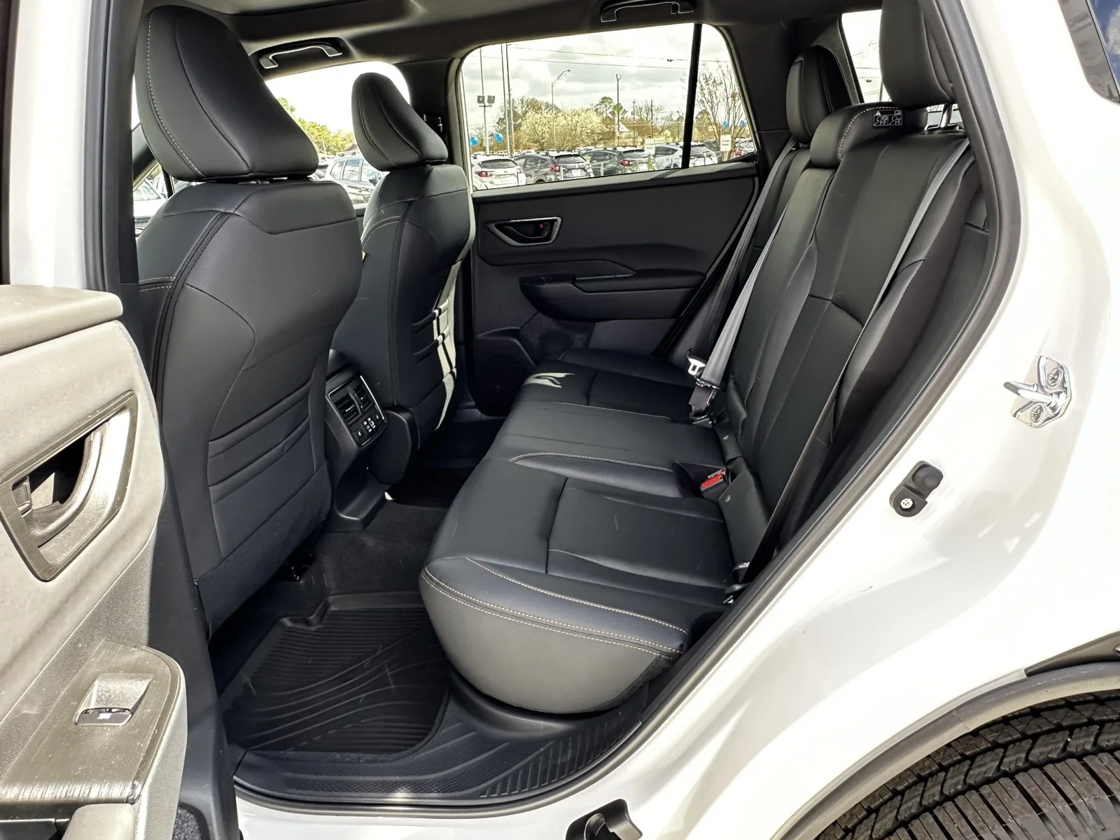 New 2026 CRYSTAL WHITE PEARL Subaru Wilderness image 10