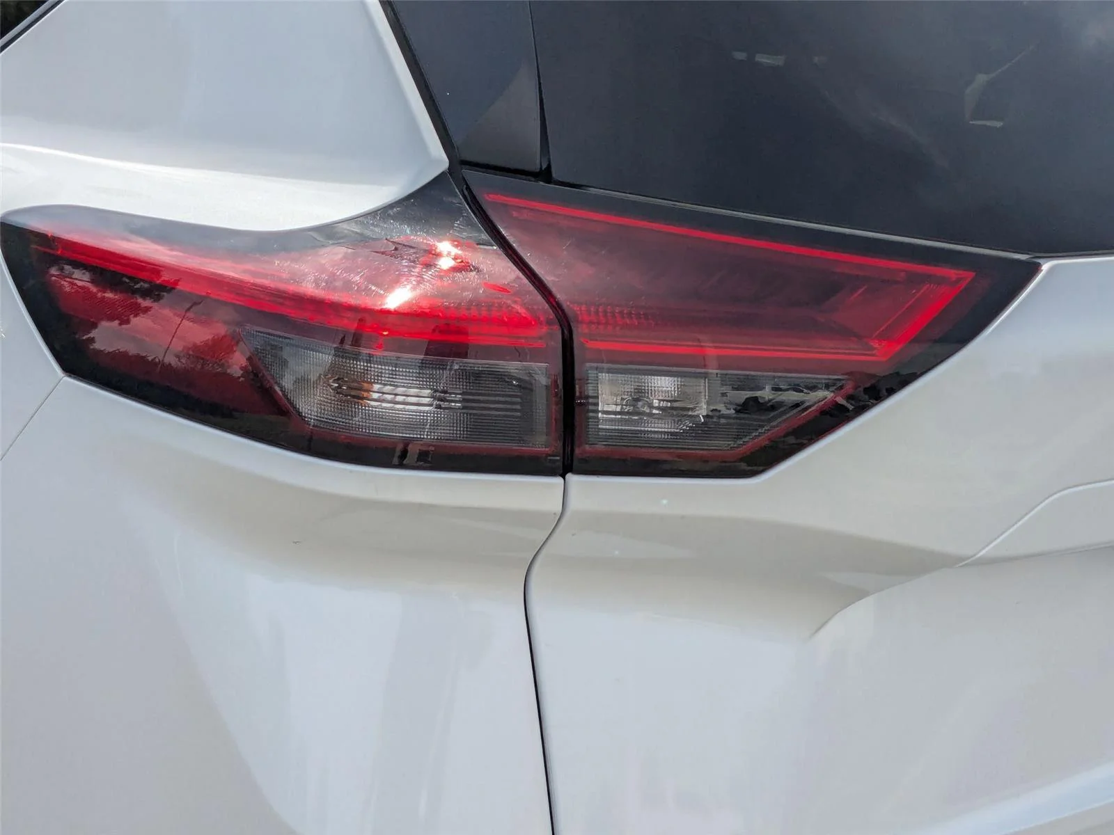 Used 2024 Everest White Pearl Nissan SV image 15