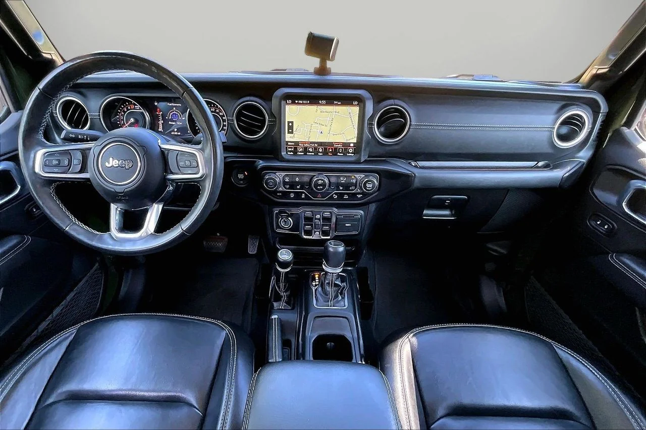 Used 2022 Green Jeep Overland image 15