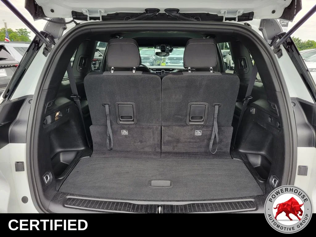 Used 2024 White Jeep Laredo image 13
