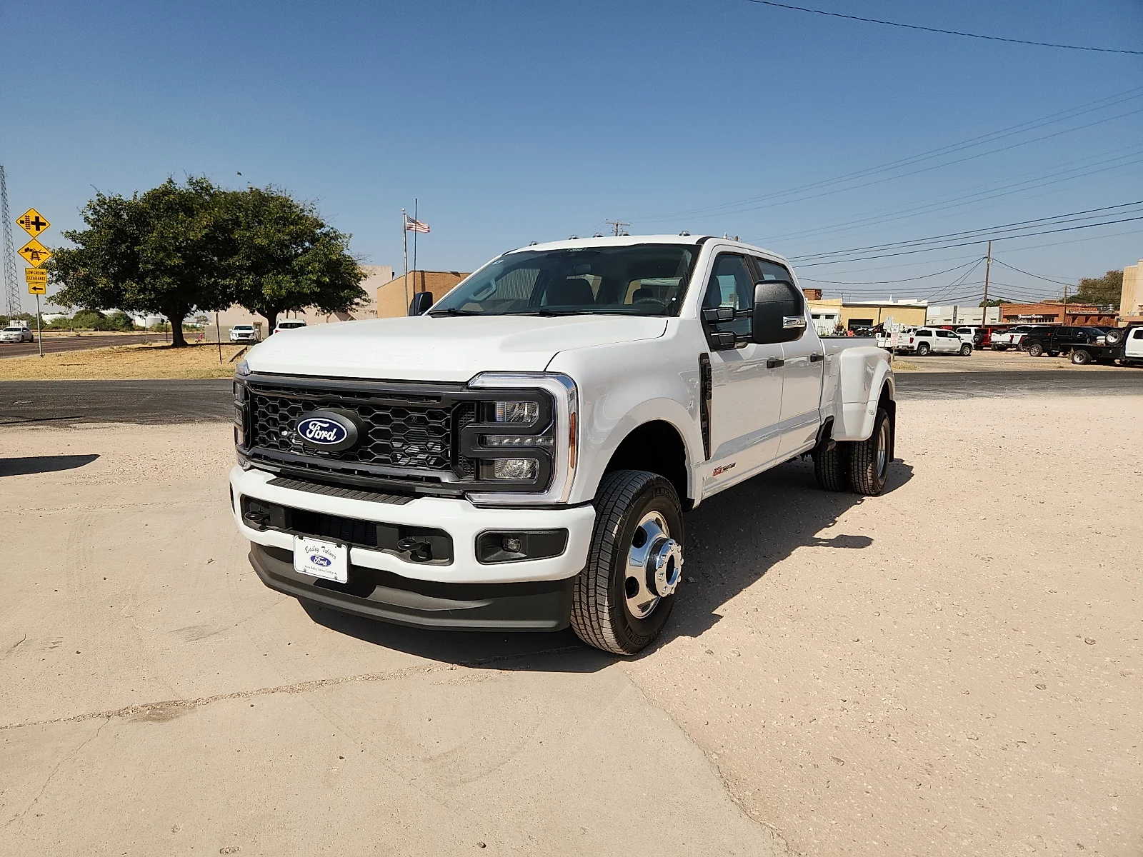 New 2027 Oxford White Ford XL image 3