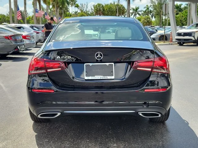 Used 2019 Black Mercedes-Benz A 220 image 5