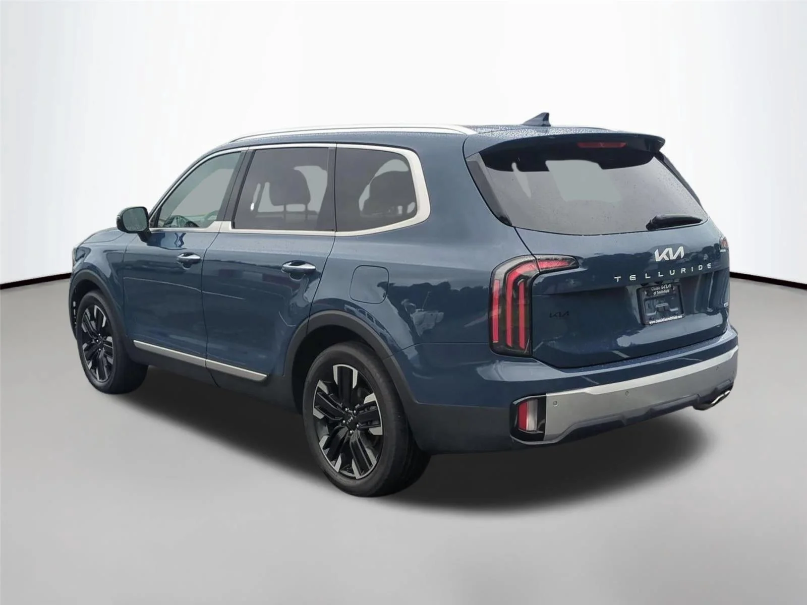 Used 2024 Midnight Lake Blue Kia SX image 3
