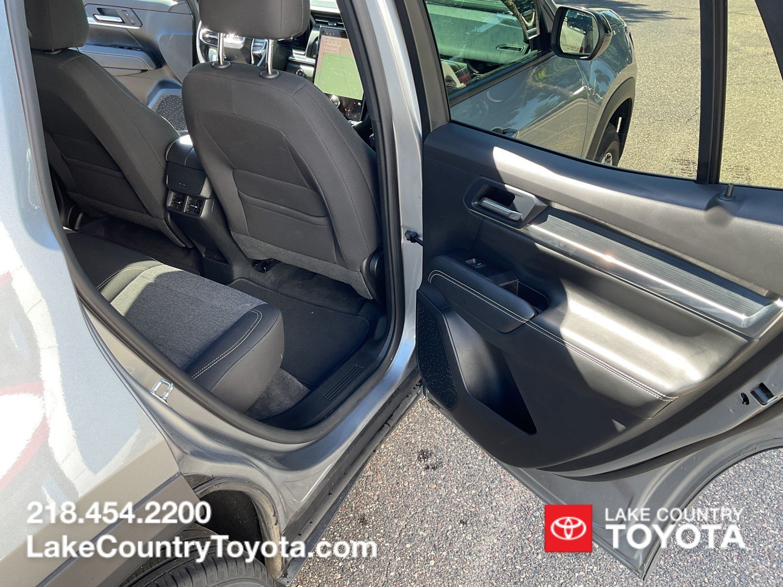 Used 2025 Graphite Gray GMC Elevation image 21