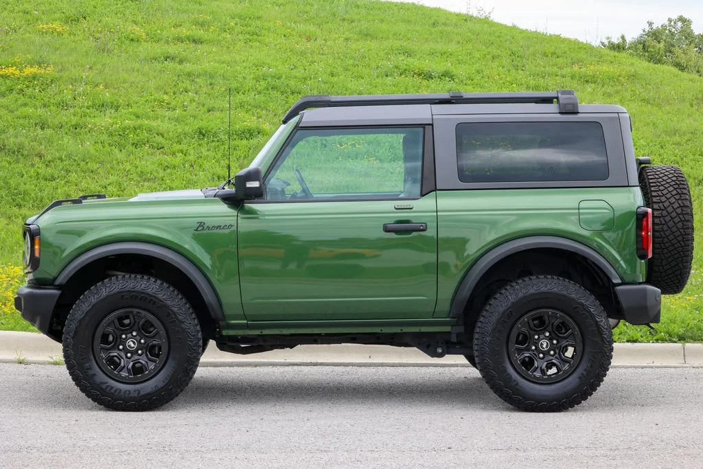 Used 2022 Green Ford Wildtrak image 2