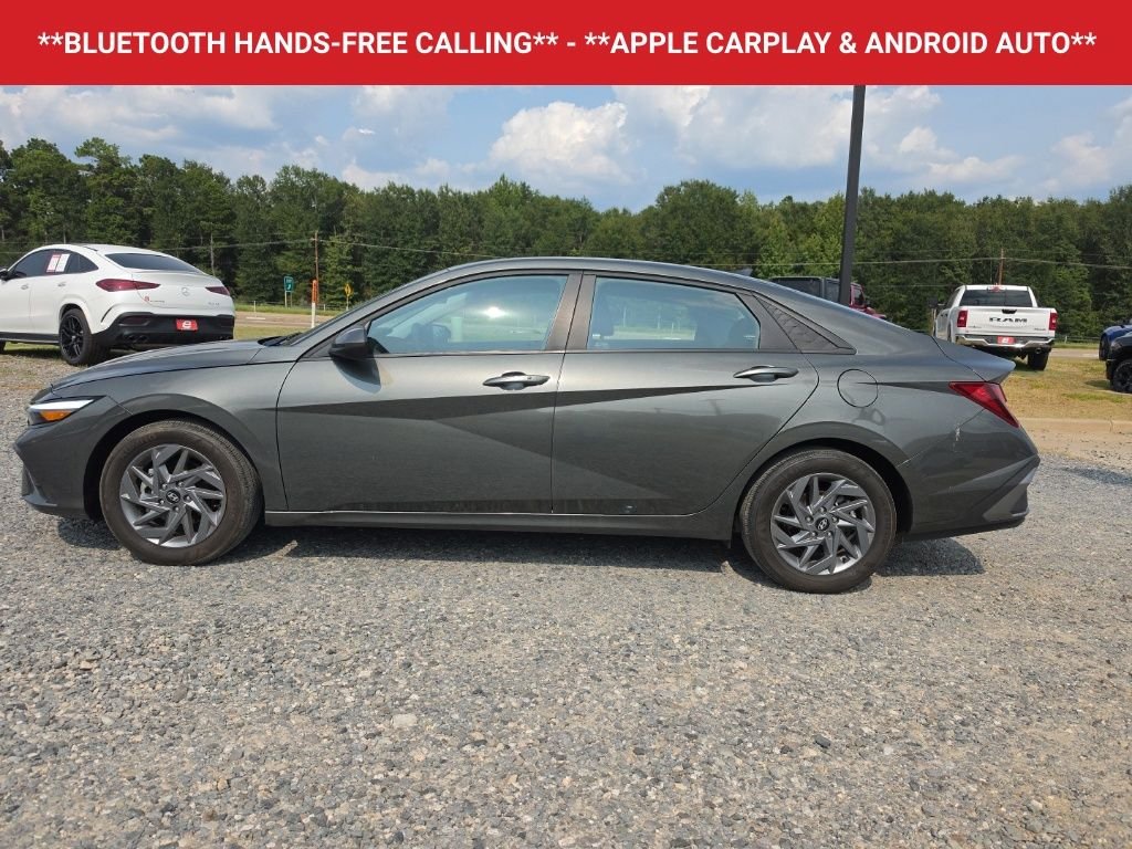 Used 2024 Gray Hyundai SEL image 3