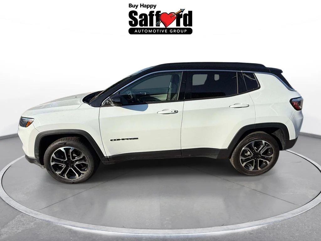 Used 2024 White Jeep Limited image 4