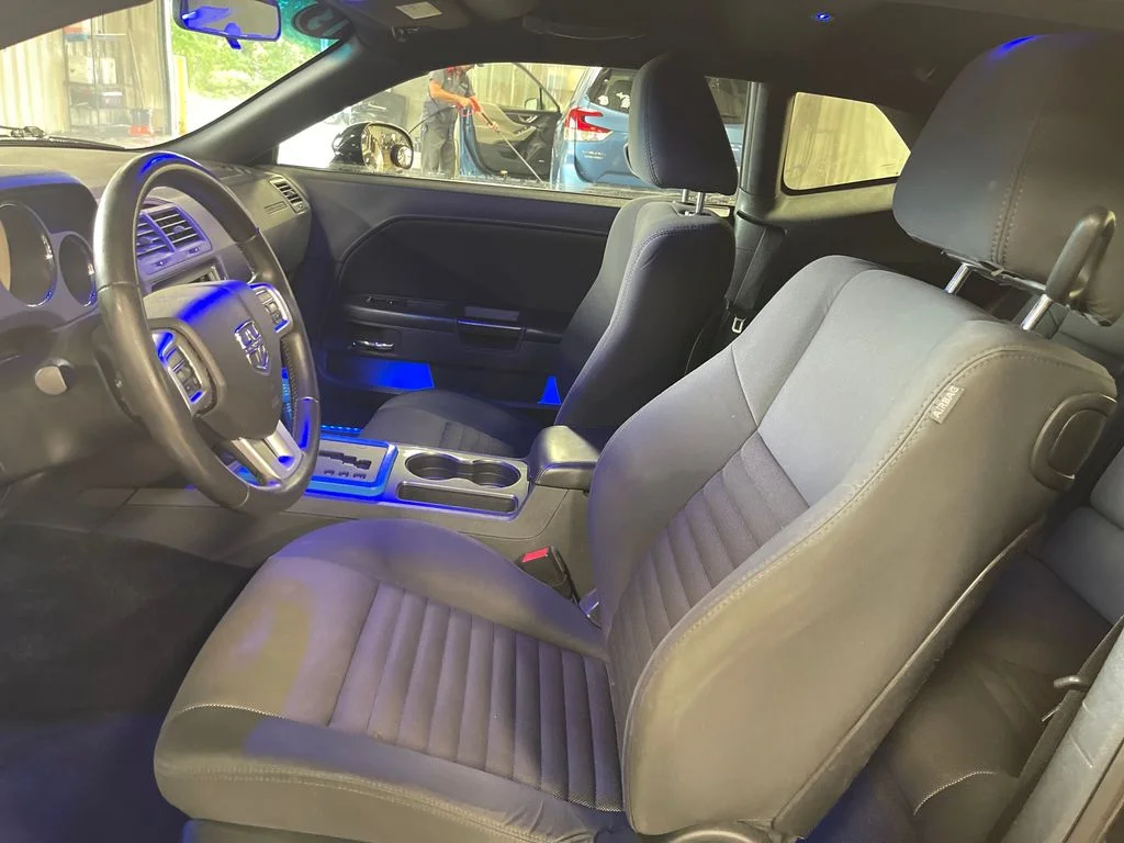 Used 2013 Black Dodge SXT image 14