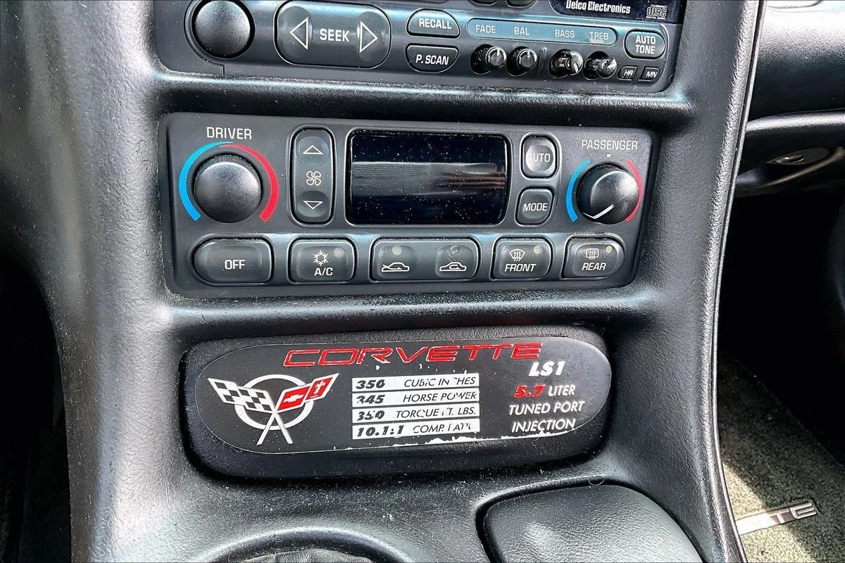 Used 2000  Chevrolet  image 14