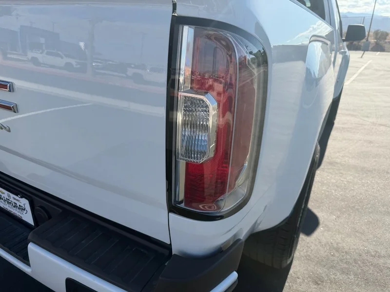 Used 2022 Summit White GMC Elevation image 25