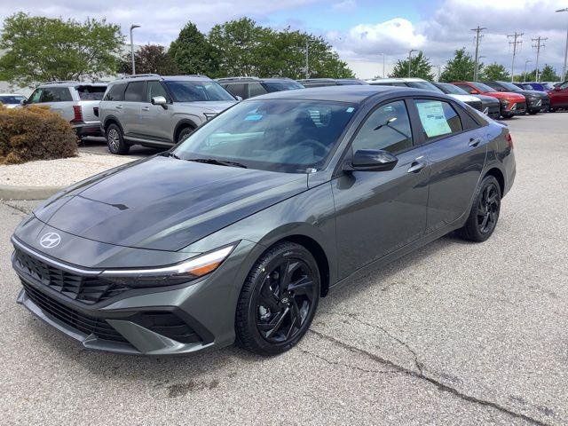 New 2026 Gray Hyundai SEL Sport image 1