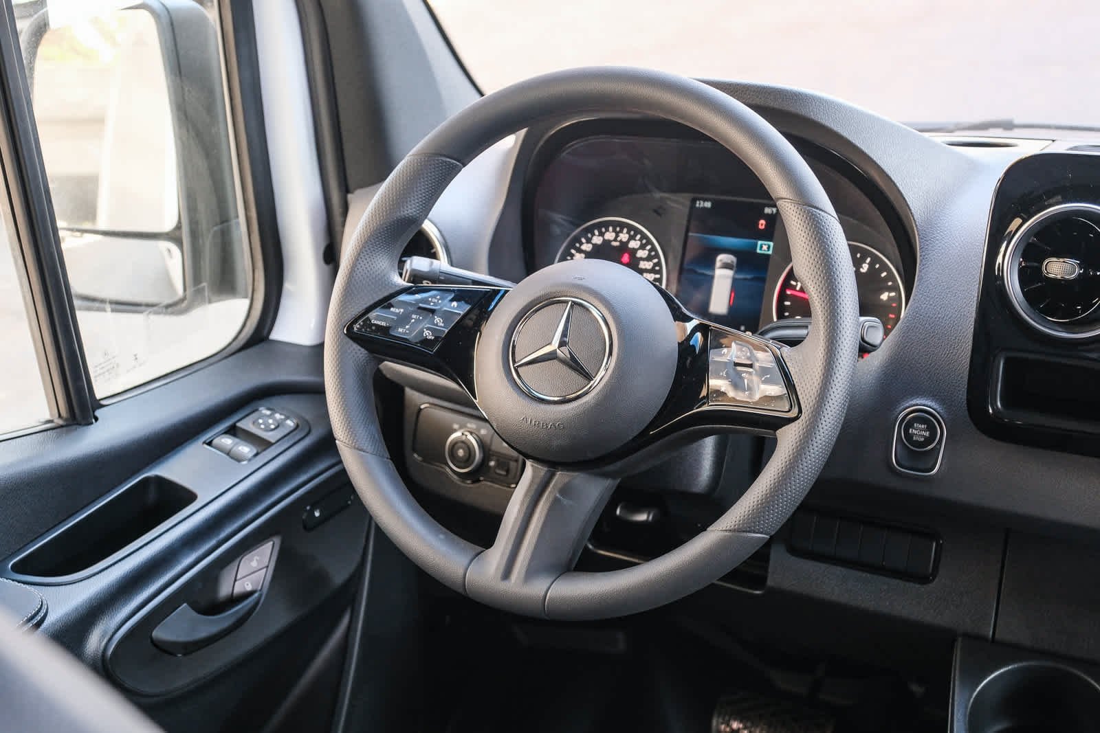 New 2026 Arctic+White Mercedes-Benz Cargo 144 WB  RWD 2.0L I4 Diesel Turbocharged High image 19